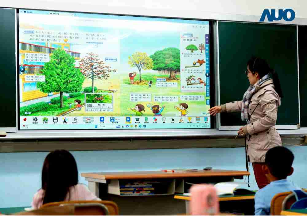 尊龙z6与达擎共同开发的〝远程设备管理系统〞，，，透过流畅的多功能安装模式、、、、直觉设计的整合操作接口，，，可同时管理多部设备，，，改善学校的设备管理痛点